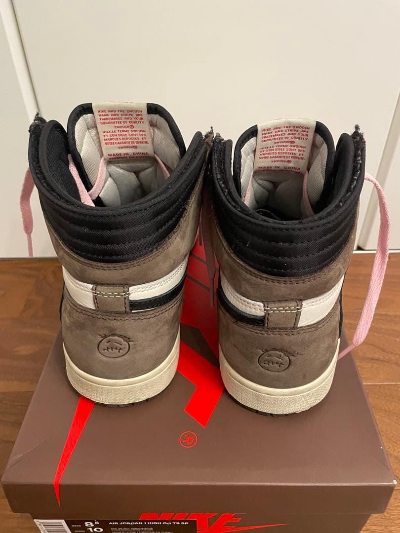 Travis Scott × Nike Jordan \"Dark Mocha\"