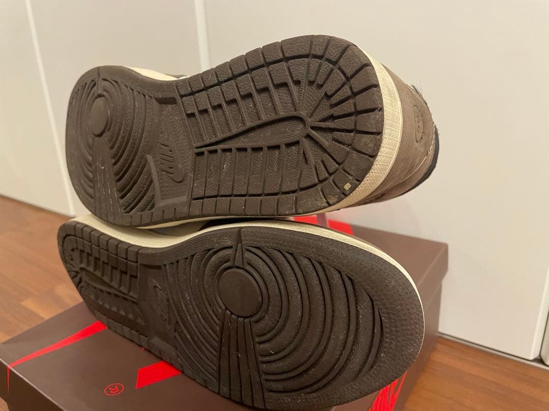 Travis Scott × Nike Jordan \"Dark Mocha\"