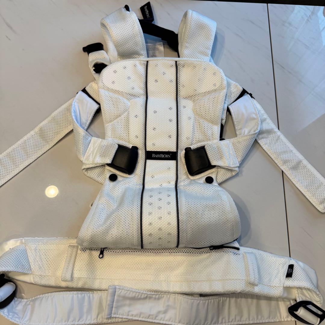 大人気BabyBjorn 抱っこ紐 ホワイト