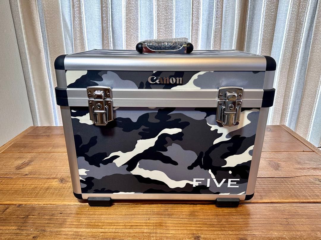 【未使用品】EOS5DMK4購入特典　限定アルミトランク（非売品） CS100付