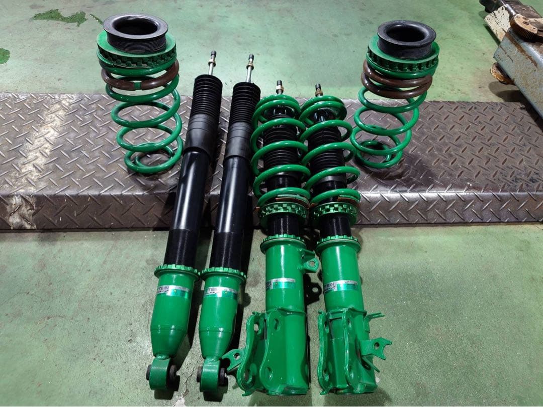 HONDA ヴェゼル　TEIN車高調