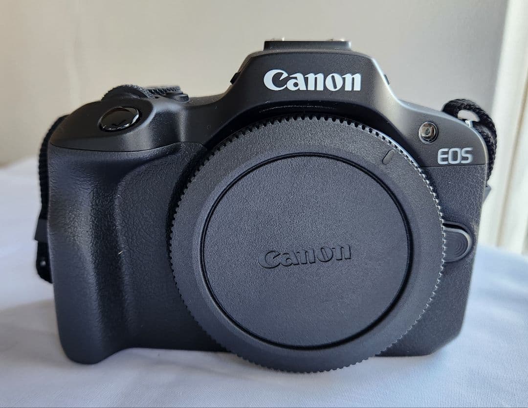 Canon EOS R100 ミラーレス一眼カメラ（レンズクリーニングセット付）