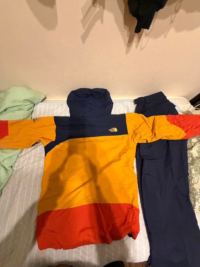12月2000円値下The North Face スノーボードウェア上下