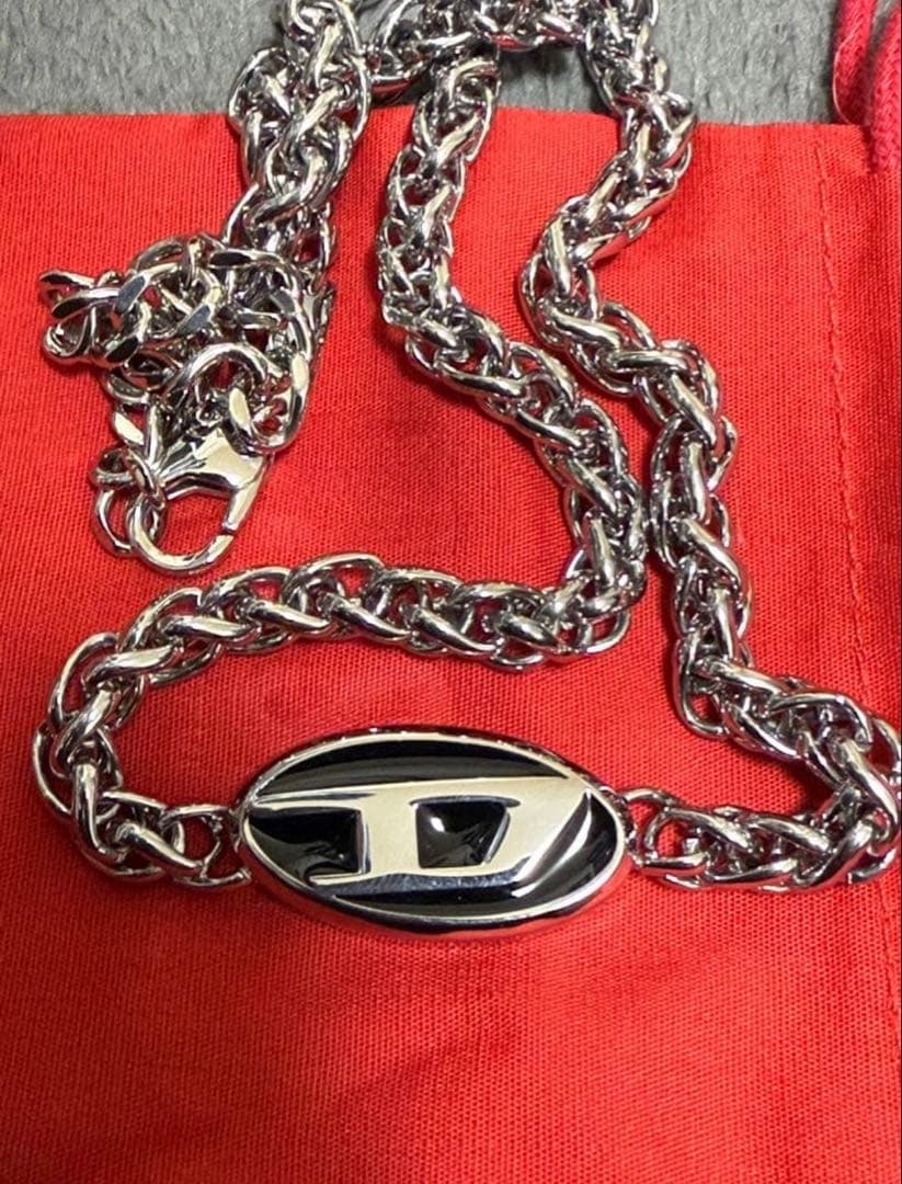 DIESEL Dロゴ付きシルバーチェーンネックレス