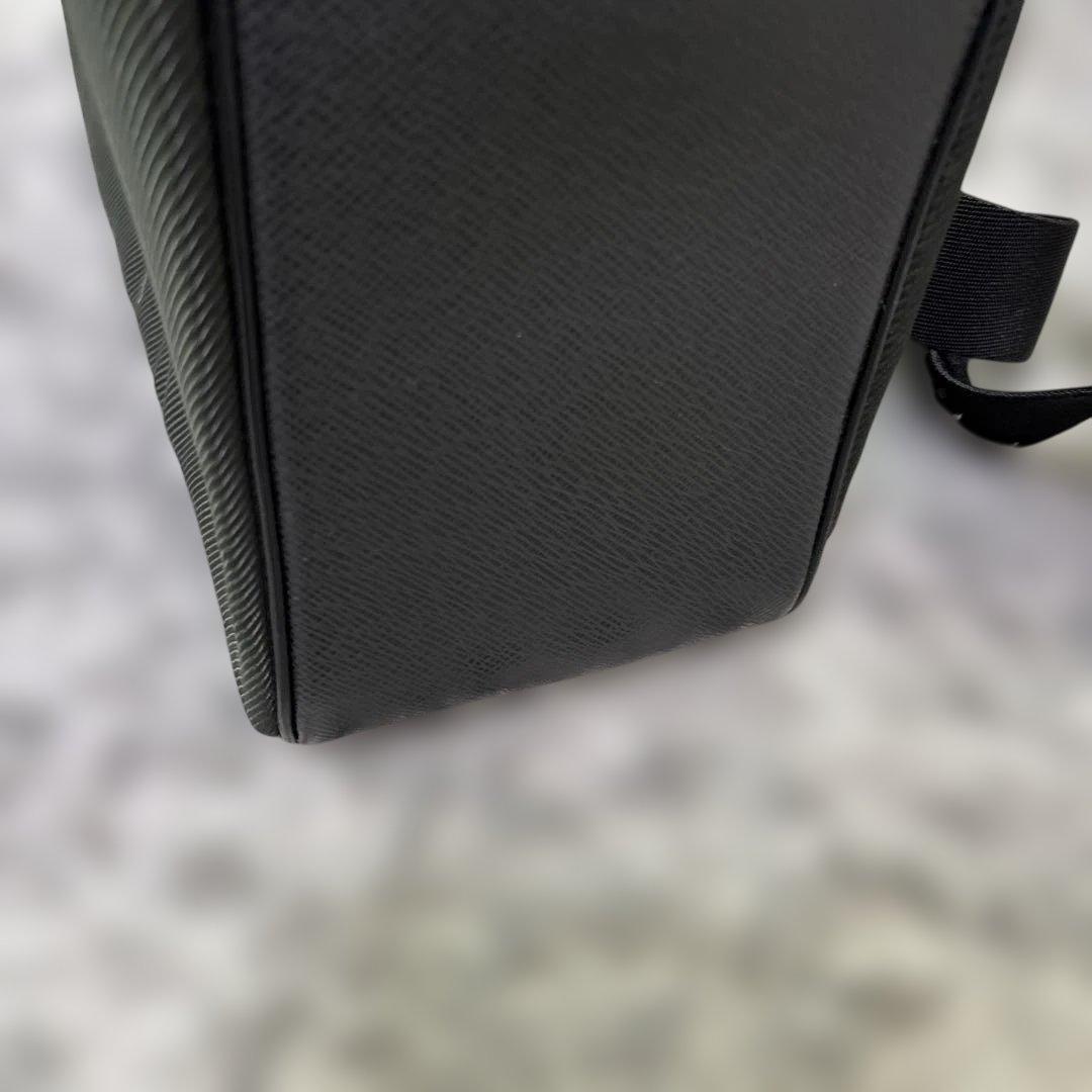 皮革メッセンジャーバッグ