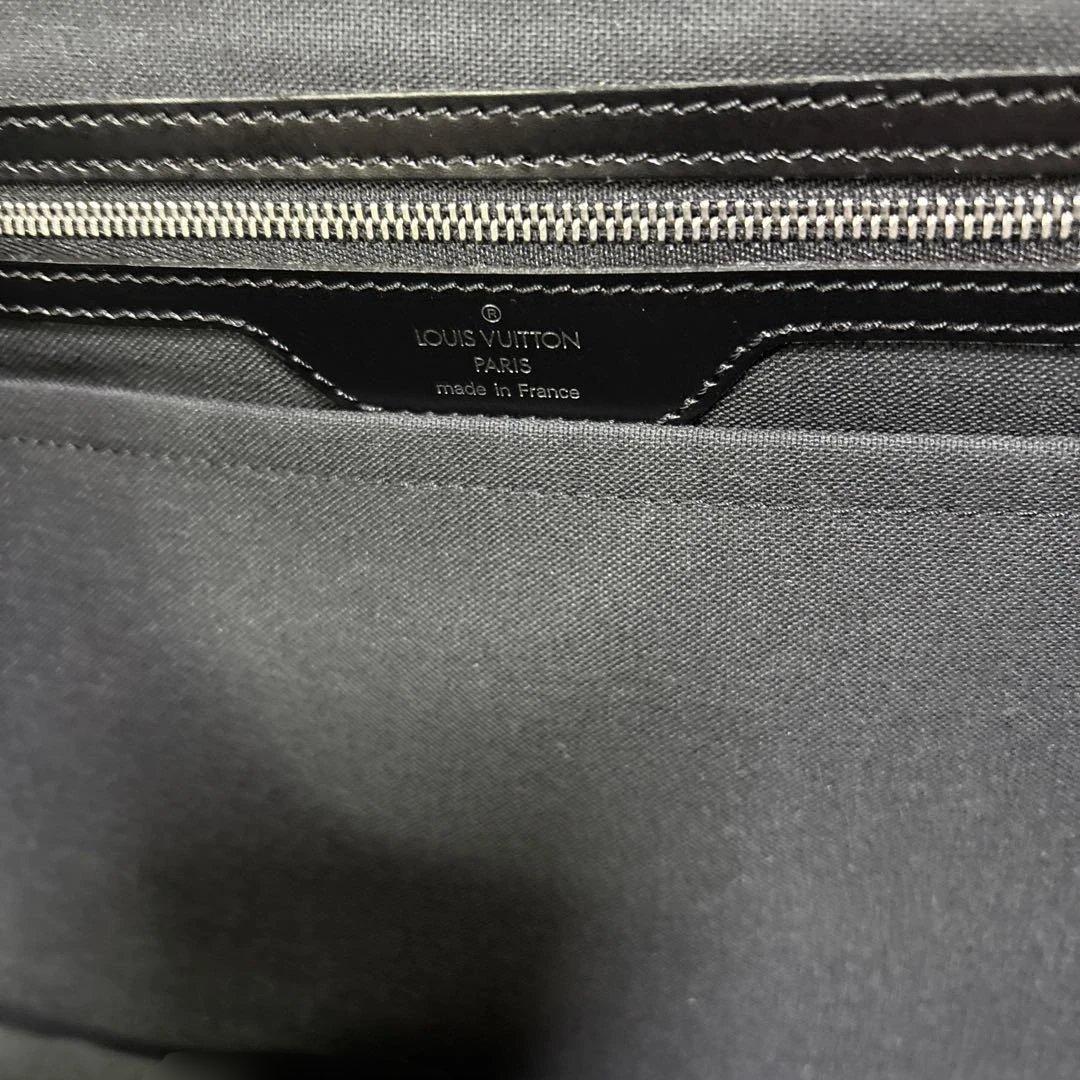 皮革メッセンジャーバッグ