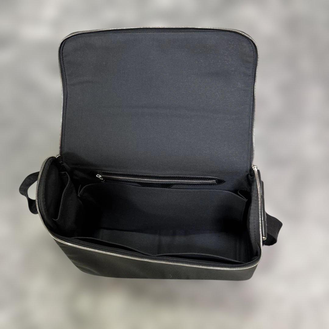 皮革メッセンジャーバッグ