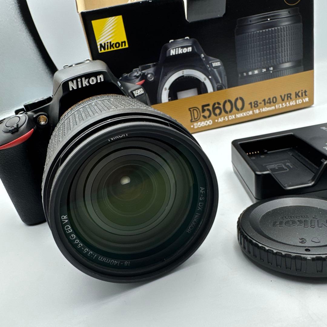 Nikon D5600 デジタル一眼レフカメラ 18-140mm VR