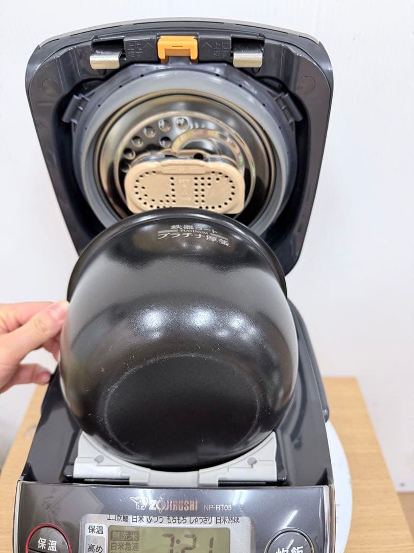 象印 Zojirushi NP-RT05 圧力IH炊飯器 3合炊き 2021年製