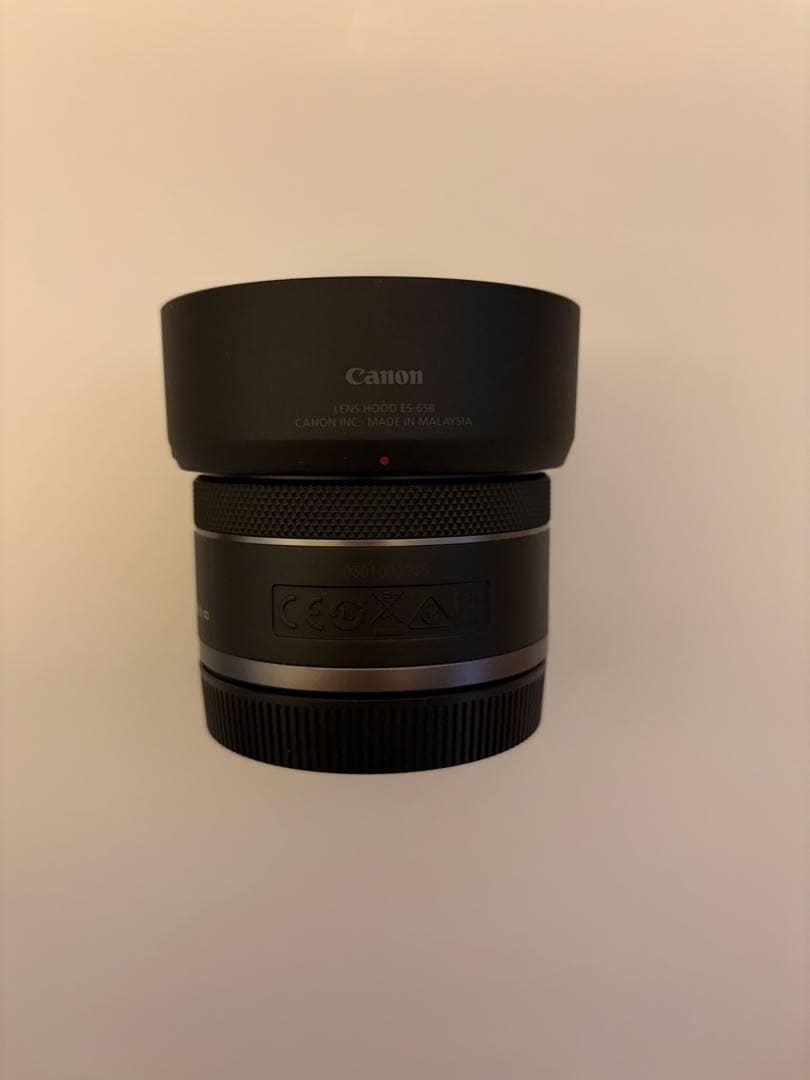 Canon RF50mm F1.8 STM ※レンズフード(ES-65B)付き