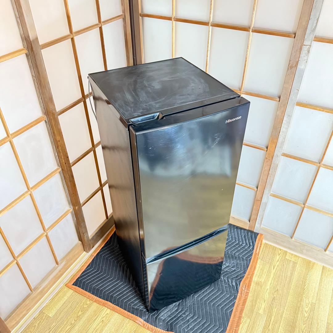 配送料込　冷蔵庫ブラック 154L Hisense 2ドア右開き