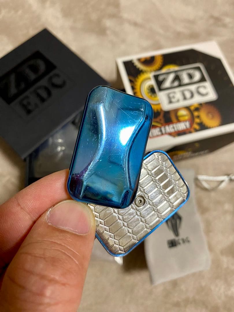 ZD EDC フィジェットトイ　無限位　音叉内蔵　Ti製
