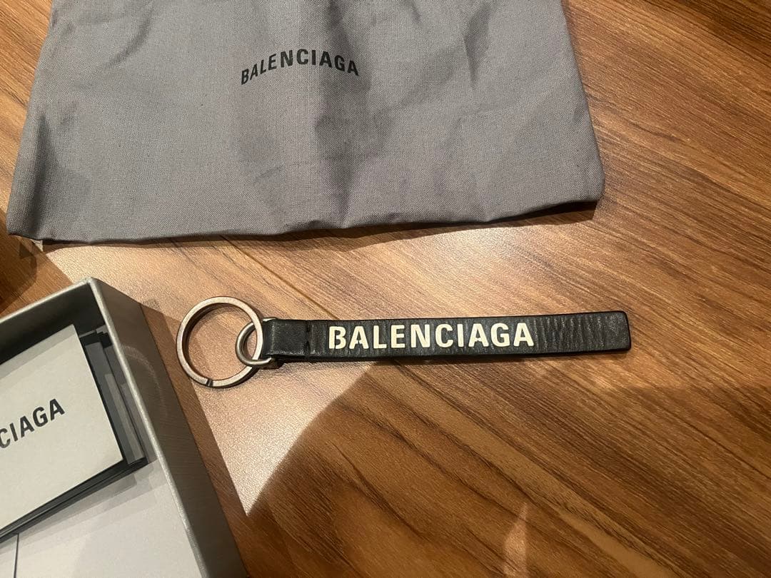 BALENCIAGA レザーキーホルダー