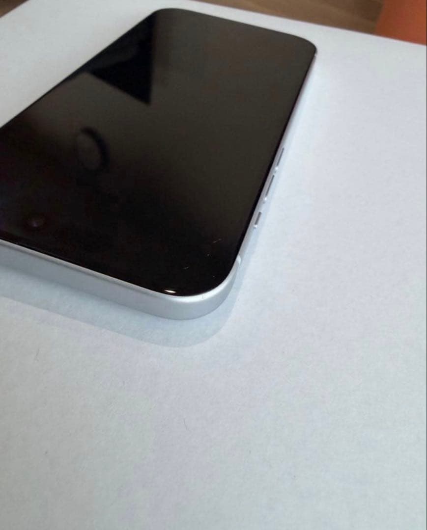 美品　iPhone 15（256GB・ブルー）SIMフリー