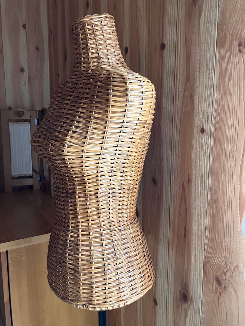 ラタン製トルソー女性用マネキン