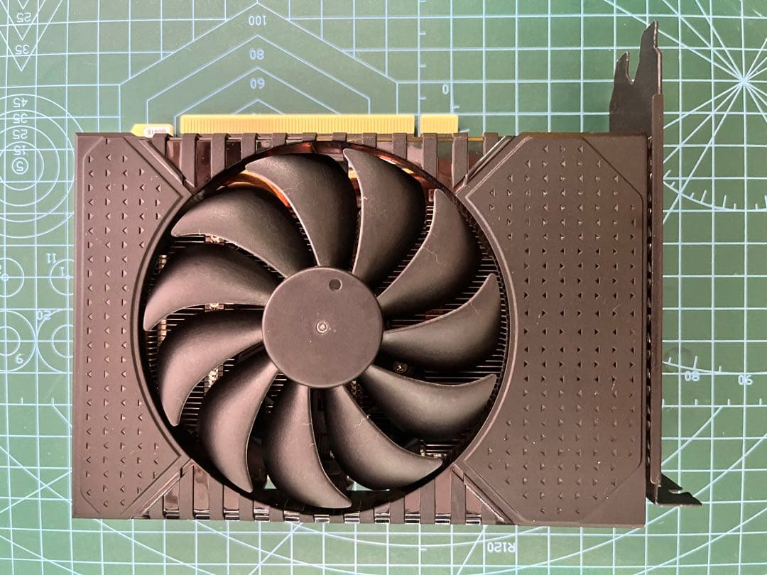 NVIDIA GeForce RTX 3050 8GBグラフィックボード
