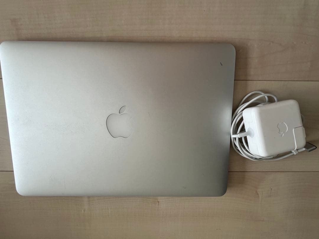 Apple MacBook Air A1466 13インチ　本体