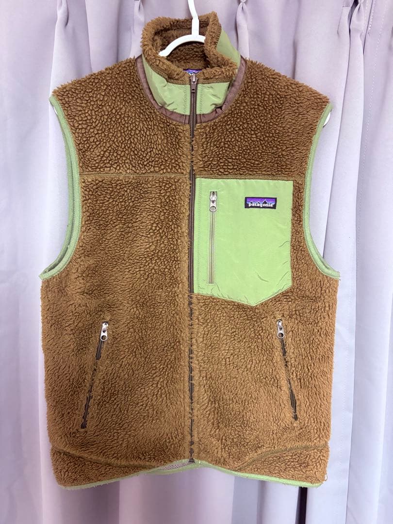 パタゴニア　レトロXベスト　Sサイズ　カーキ