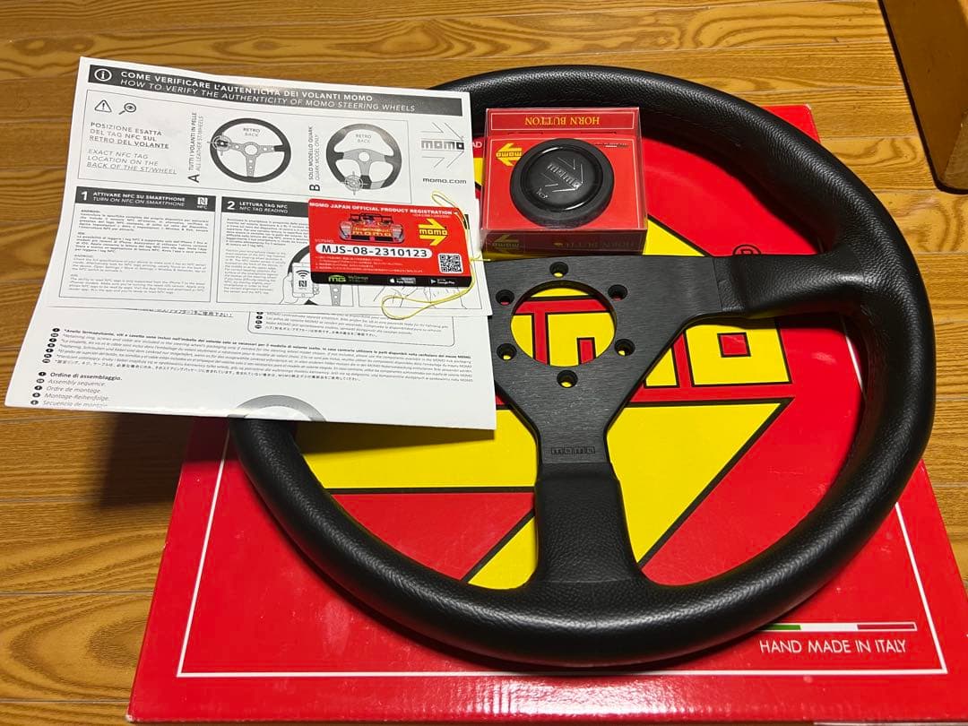 MOMO ステアリングホイール モンテカルロ　35パイ