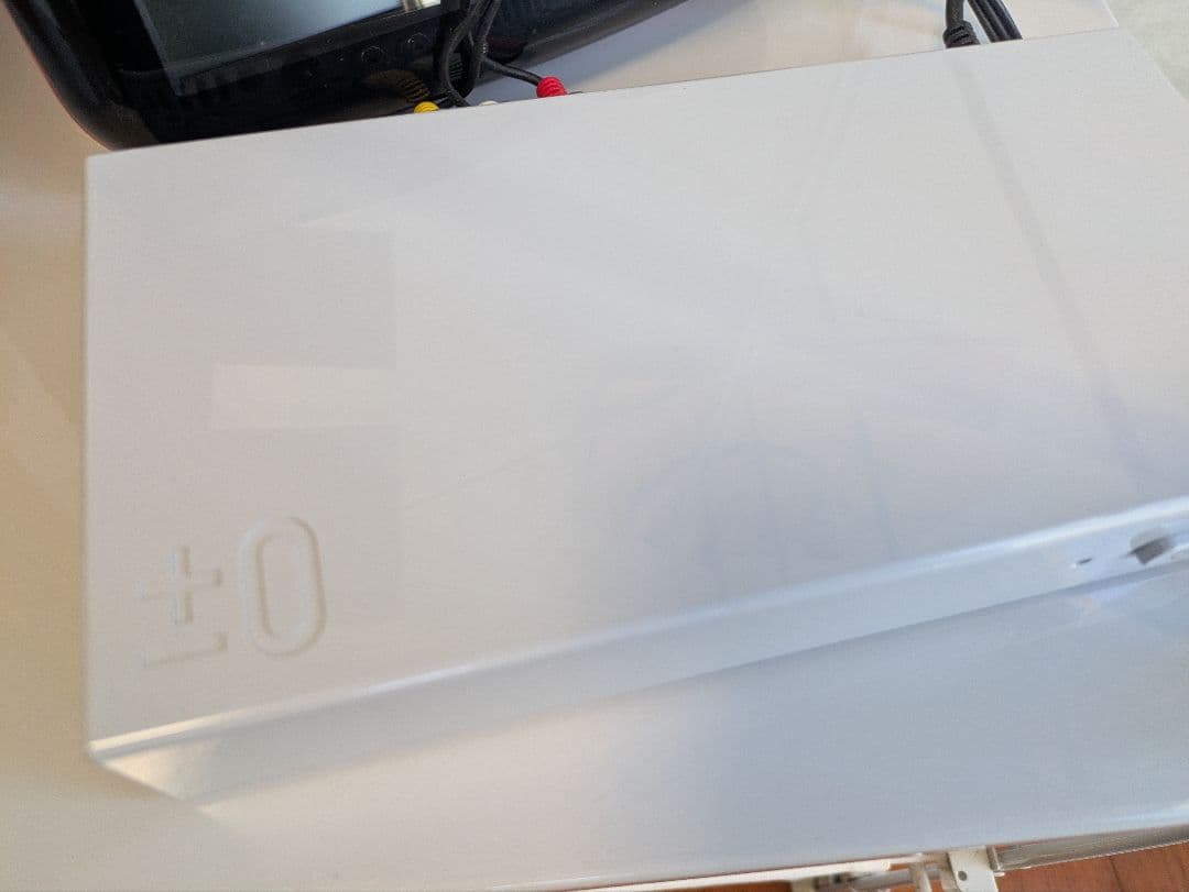 8インチ LCDテレビ XVT-M020(R) レッド