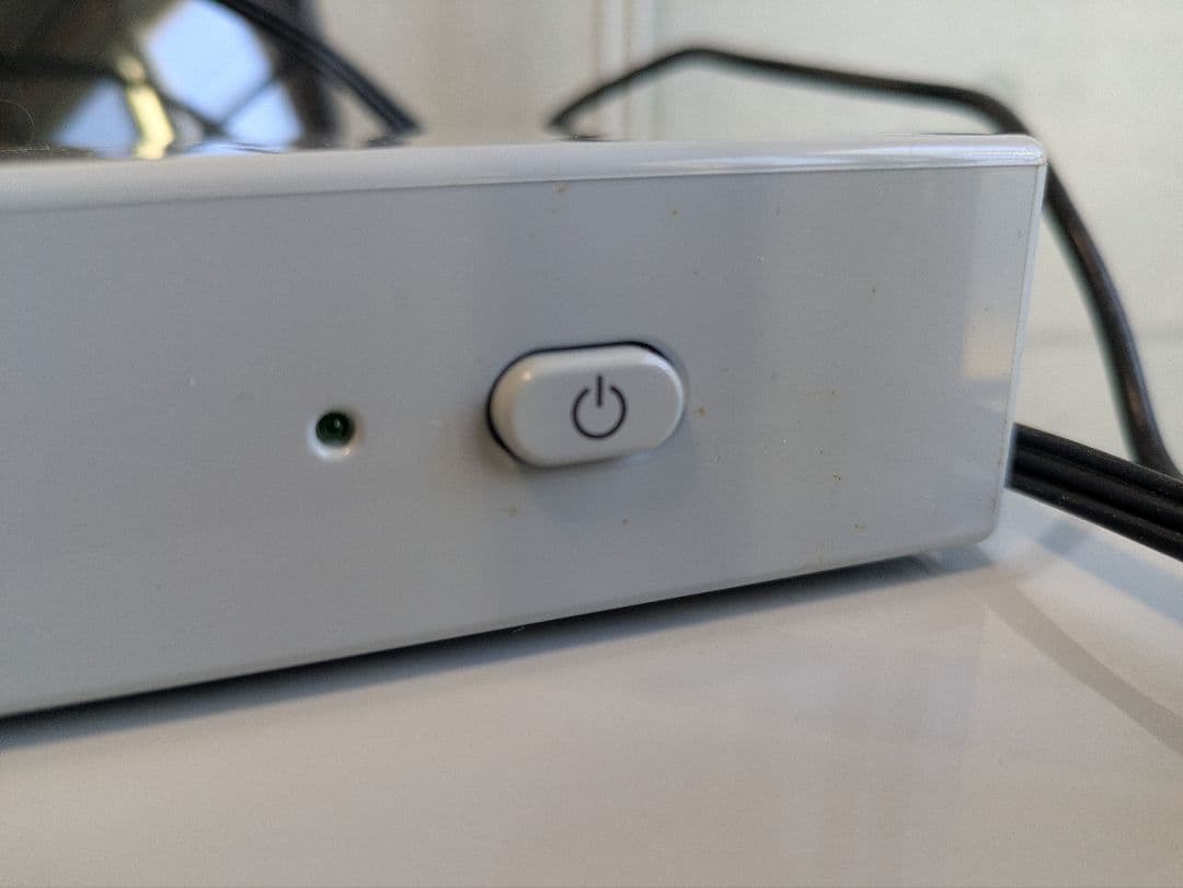 8インチ LCDテレビ XVT-M020(R) レッド