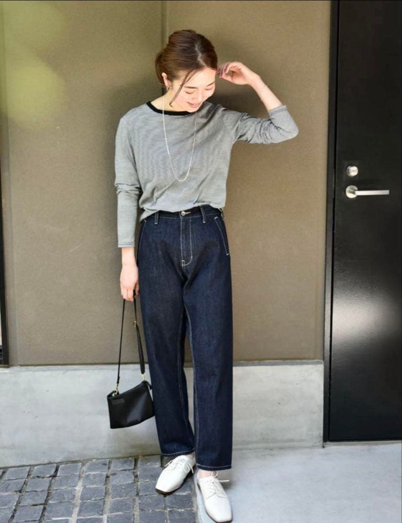 OUR こだわりシルエットのデニムパンツ　ライトブルー