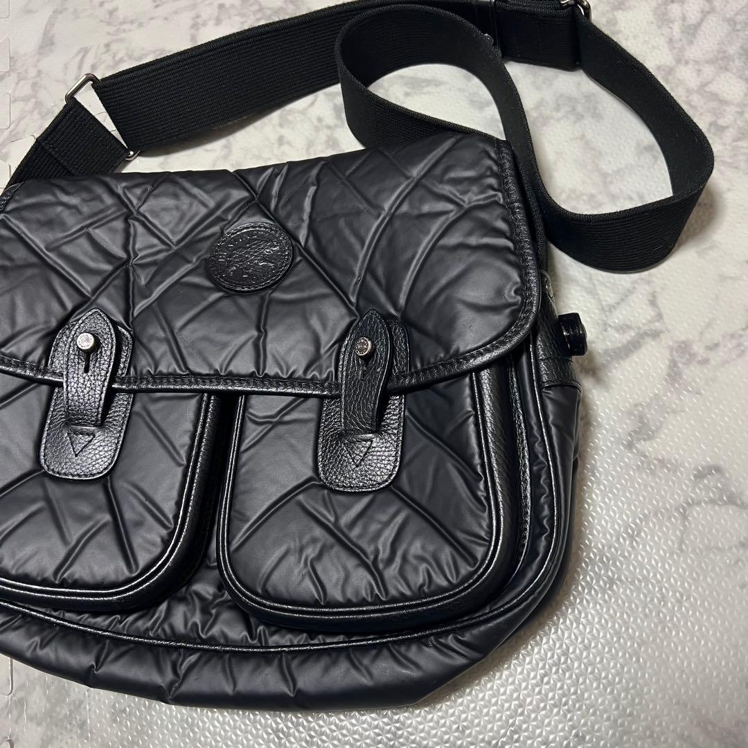 ハンティングワールド　バチュークロス　黒　メッセンジャーバック　ショルダーバック