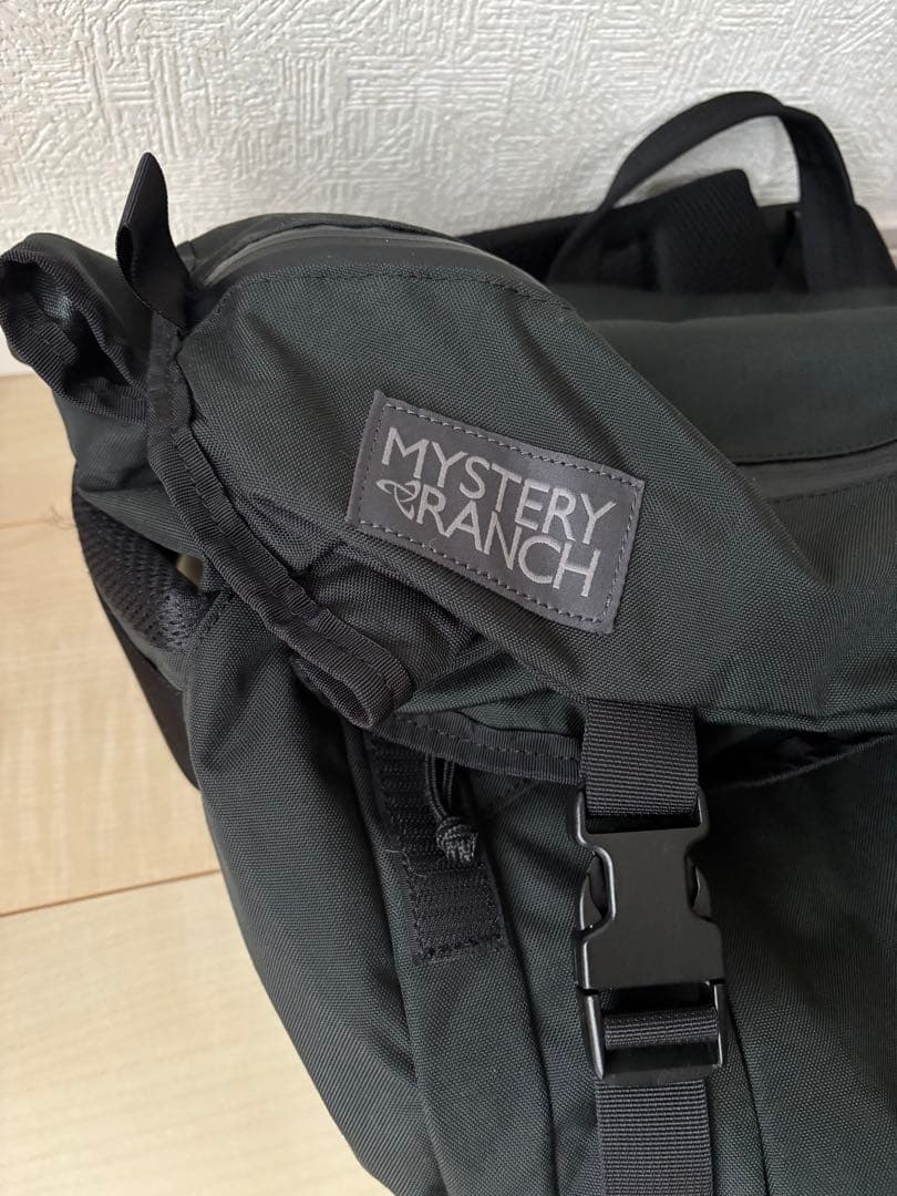 美品MYSTERY RANCH メッセンジャーバッグ インベーダー　送料込みで