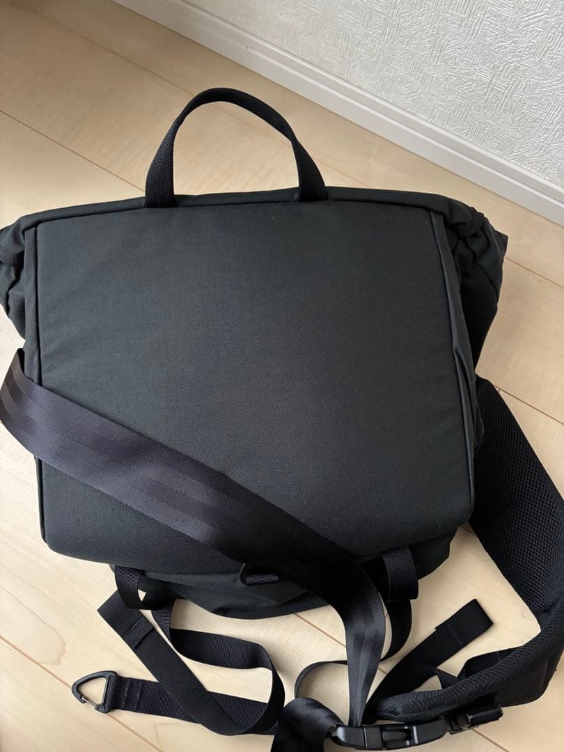 美品MYSTERY RANCH メッセンジャーバッグ インベーダー　送料込みで