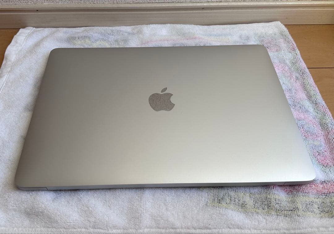 Apple MacBook Pro 13インチ (M1, 2020)
