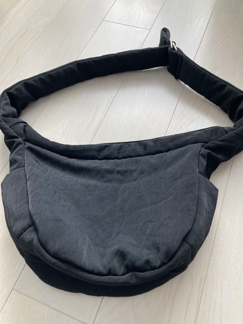 【ITTI / イッチ】ANNIE PUFFER TOWN MOON BAG