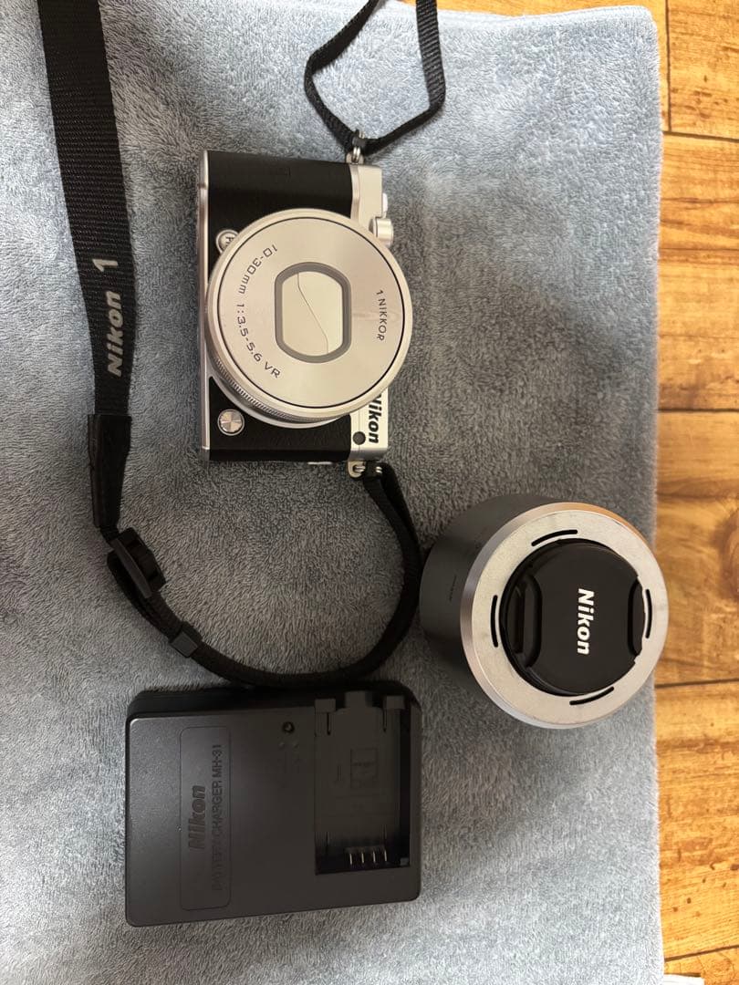 Wi-Fi搭載自撮り対応モデルミラーレス Nikon J5 望遠レンズ付き