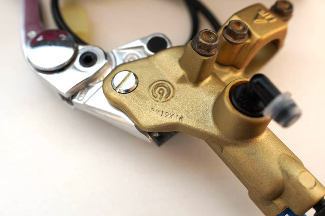 ブレンボ PCS16 マスターシリンダー タンクセット スイッチ有/配線有