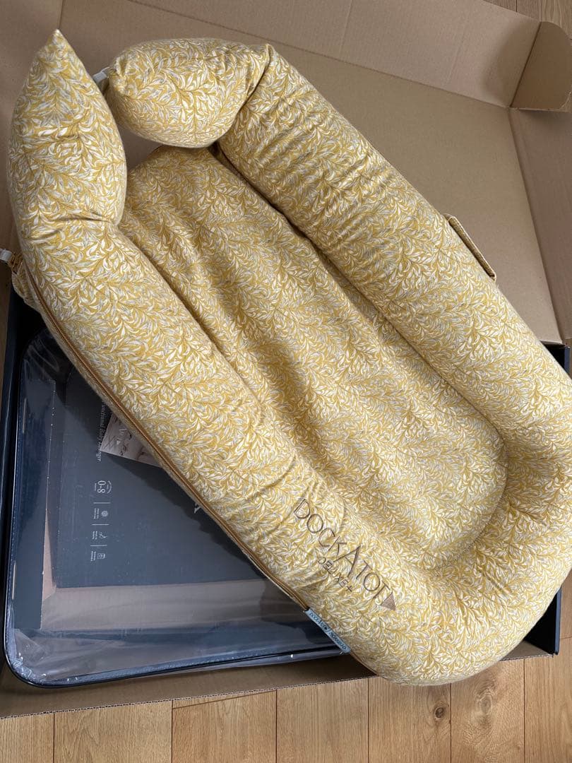 DockATot Deluxe+ Dock イエローフラワー