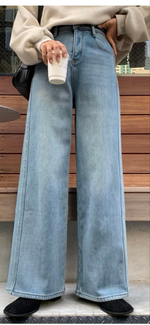 BLATE 裏起毛ワイドデニム　新品タグ付き