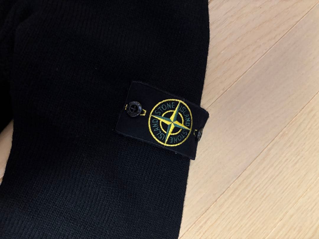 STONE  ブラック ニットセーター