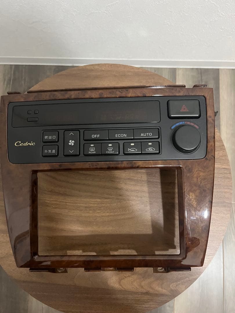 y33 セドリック　エアコンパネル