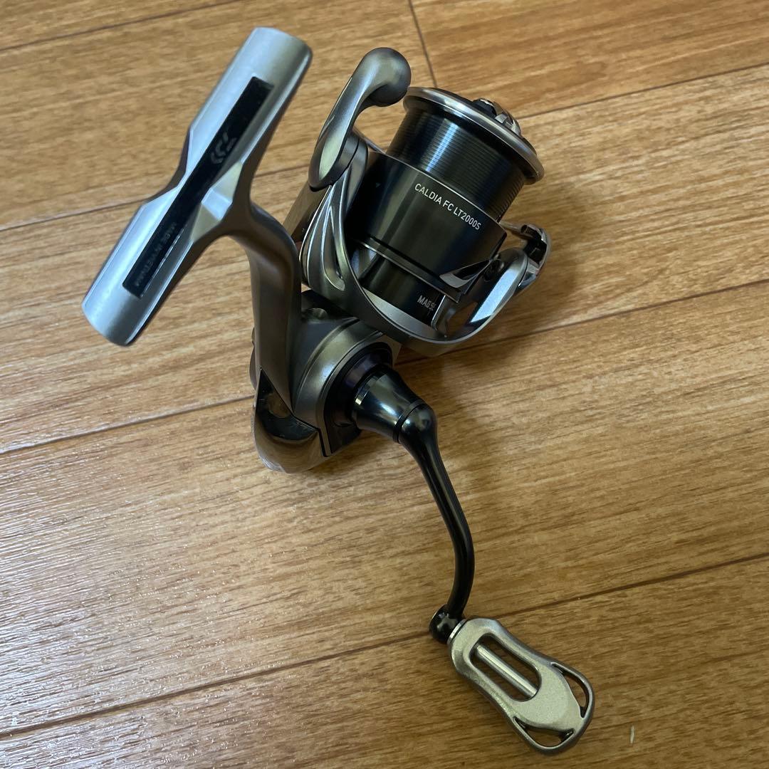 25CALDIA FC LT2000S スピニングリール