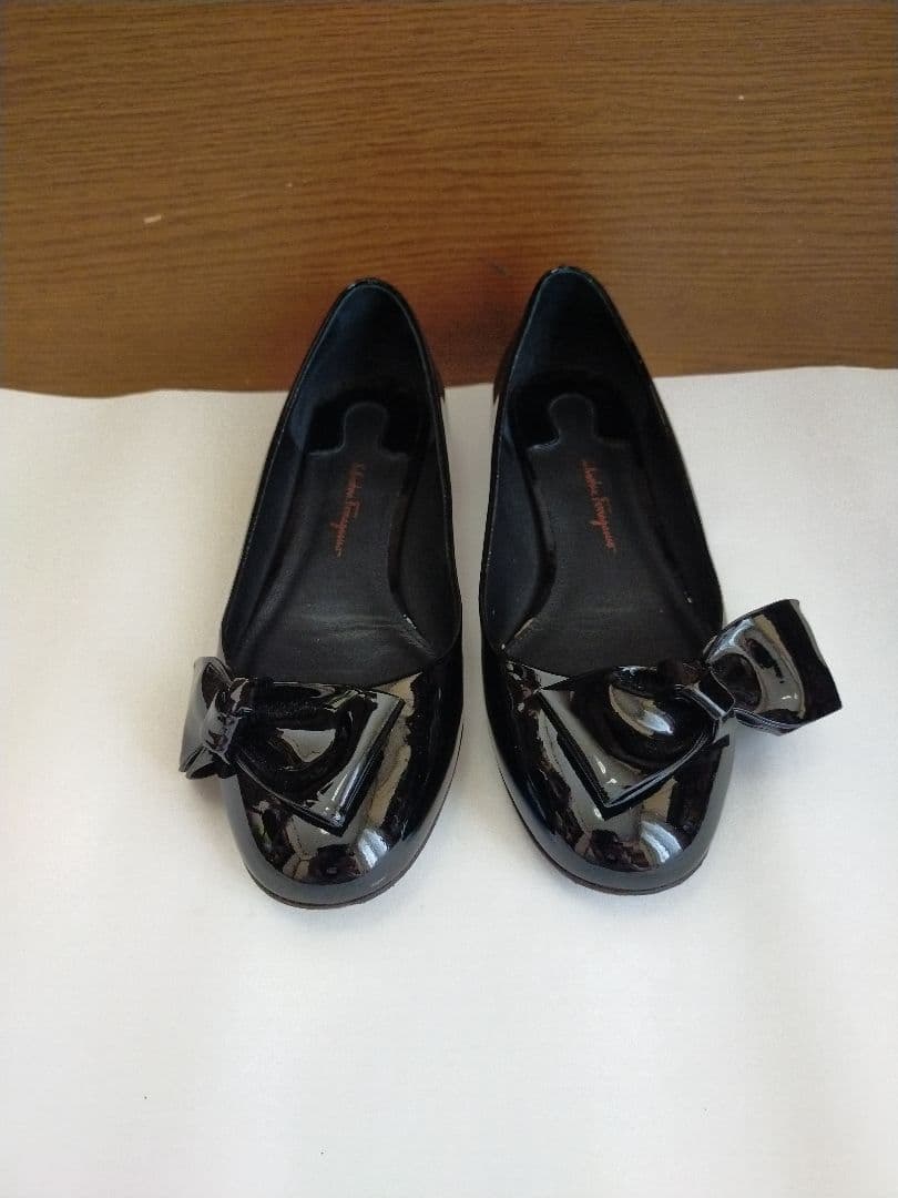 フェラガモパンプス