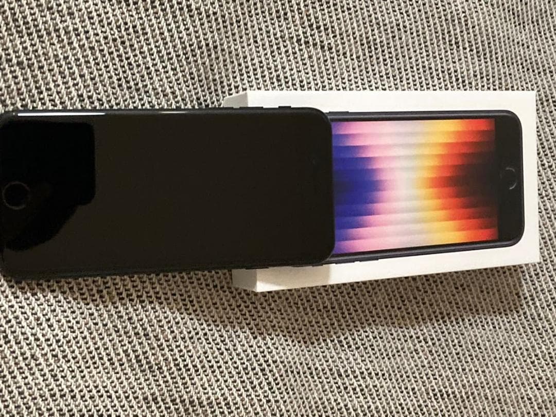 美品 64GB Apple iPhone SE 第三世代 純正バッテリー100%