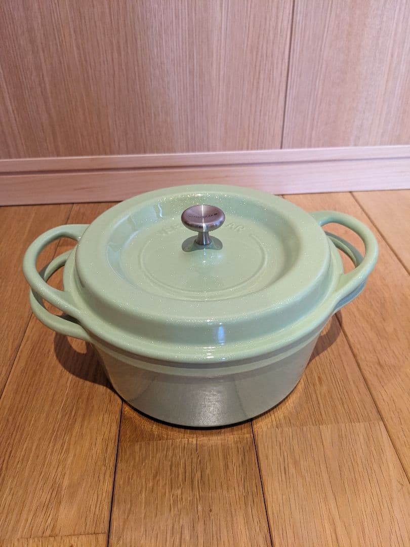 薪*様 バーミキュラ両手鍋 18cmパールグリーン(12/16)少しお値下げ致し