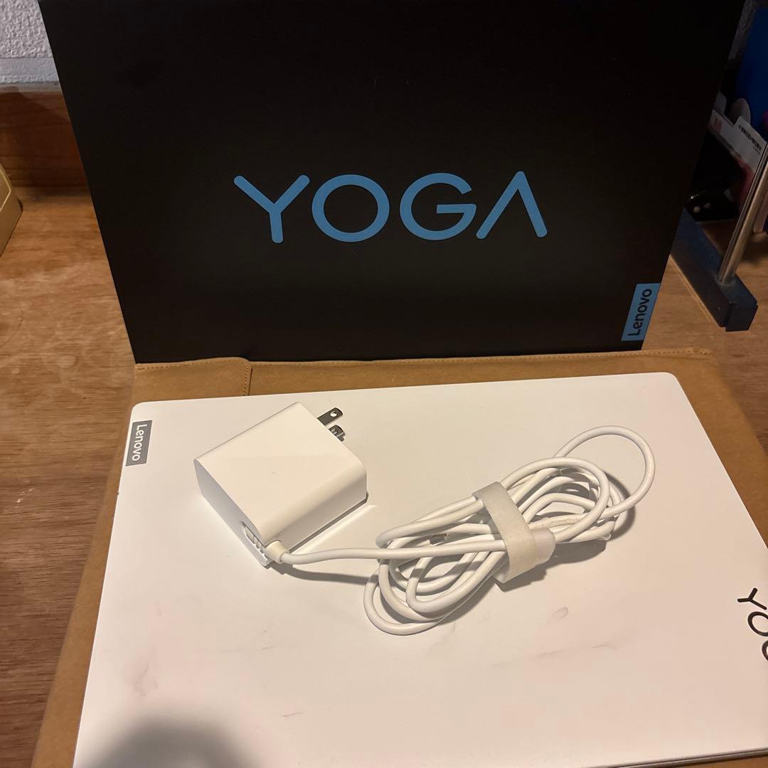 Lenovo Yoga 13.3インチ ノートPC 本体