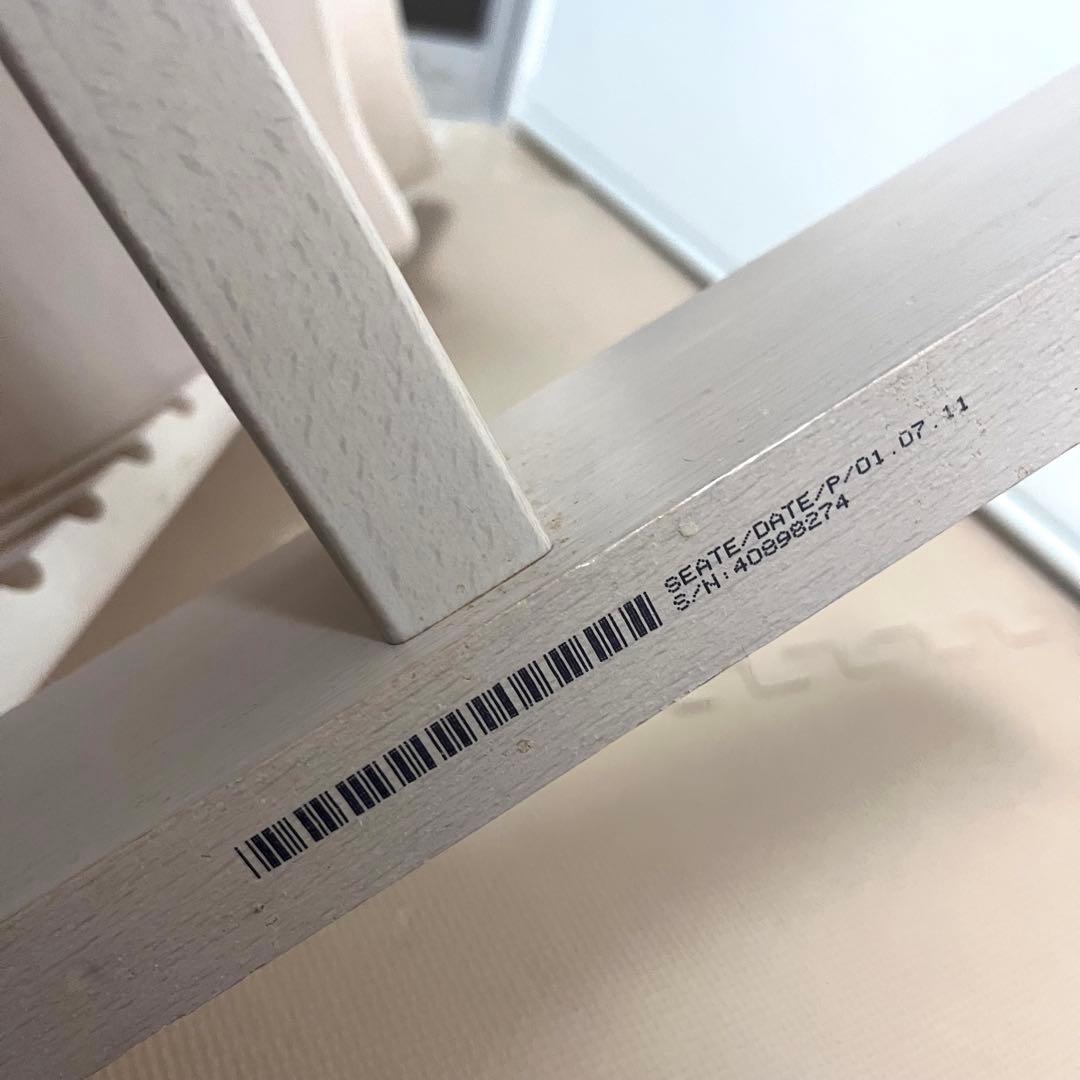 【新型ベビーセット付き】シリアル4　ストッケ トリップトラップホワイトウォッシュ