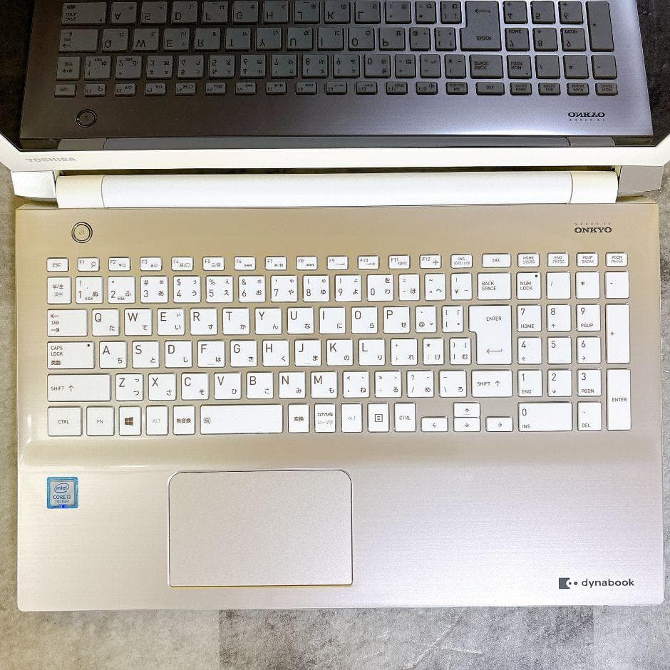 おしゃれなゴールド✨新品SSD搭載で快適✨カメラ付き 薄型 フルHD Win11