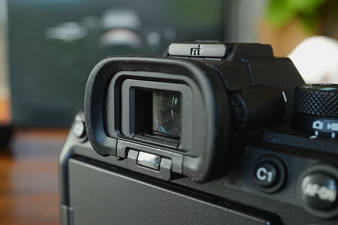 SONY α74 ミラーレスカメラ 本体と付属品