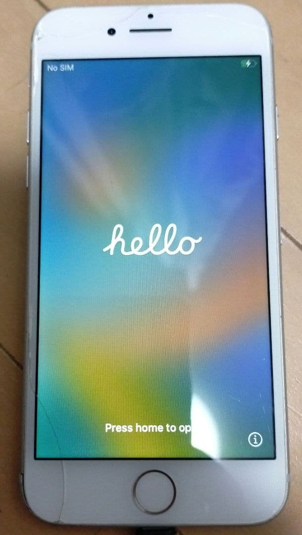 iPhone 8 64GB シルバー SIMフリー