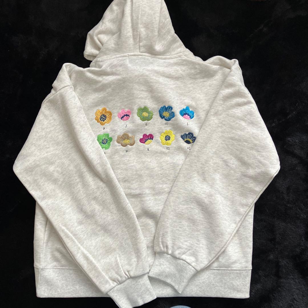 ニコアンド 【ボーイフレンドシーズン2】フラワープルオーバーフーディーグレーM