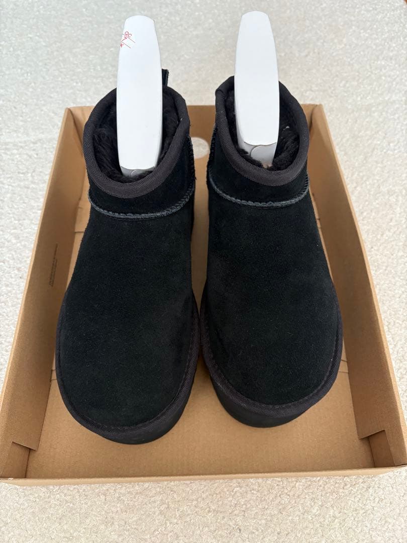 UGG クラッシックウルトラミニCLASSICULTRAMINIPLATFORM