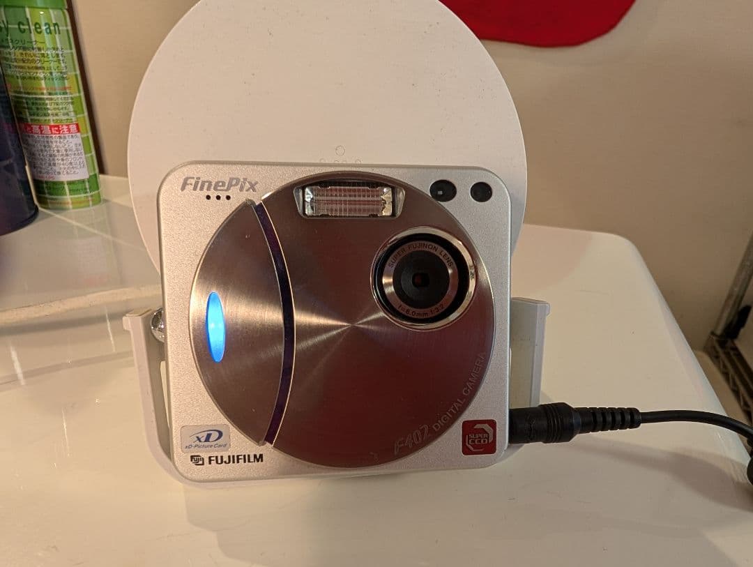 FUJIFILM FinePix F402 動作品 充電器・ケース付 デジカメ