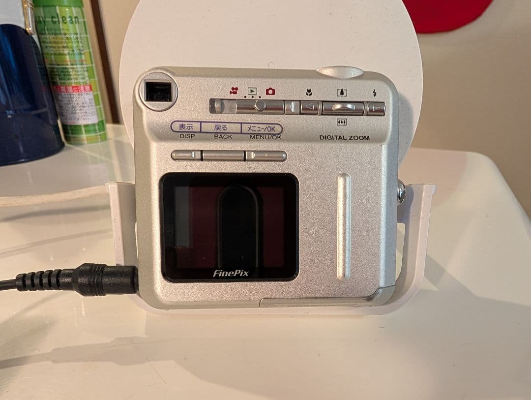 FUJIFILM FinePix F402 動作品 充電器・ケース付 デジカメ